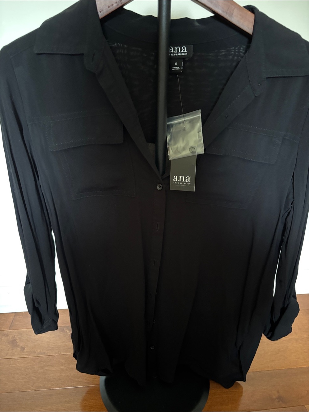 a.n.a Black Button Down Shirt Adjustable Sleeve Size Small NWT‎ Women’s Blouse
